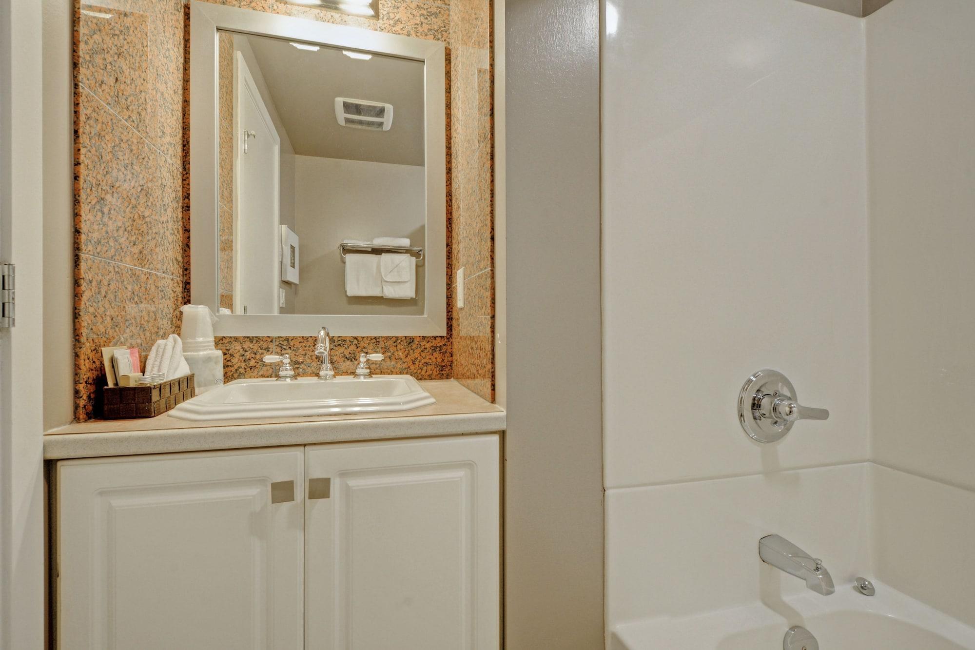 Helm'S Inn Victoria Zewnętrze zdjęcie